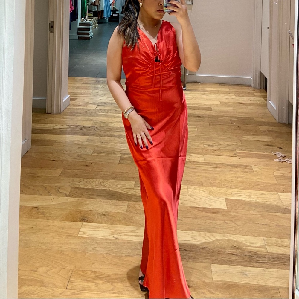 Elegant Red Sleeveless Dress Boutique
